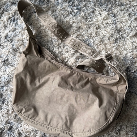 Baggu Beige Nylon Medium Crescent Bag - Picture 3 of 3